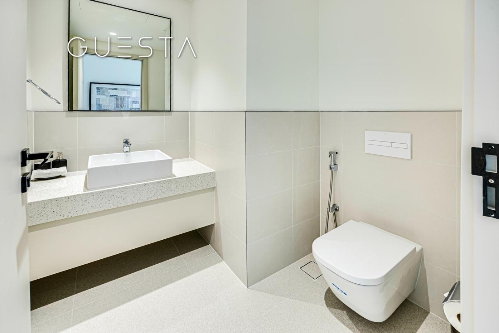 Emaar Beachfront - Marina Vista Tower, Marina Apartment