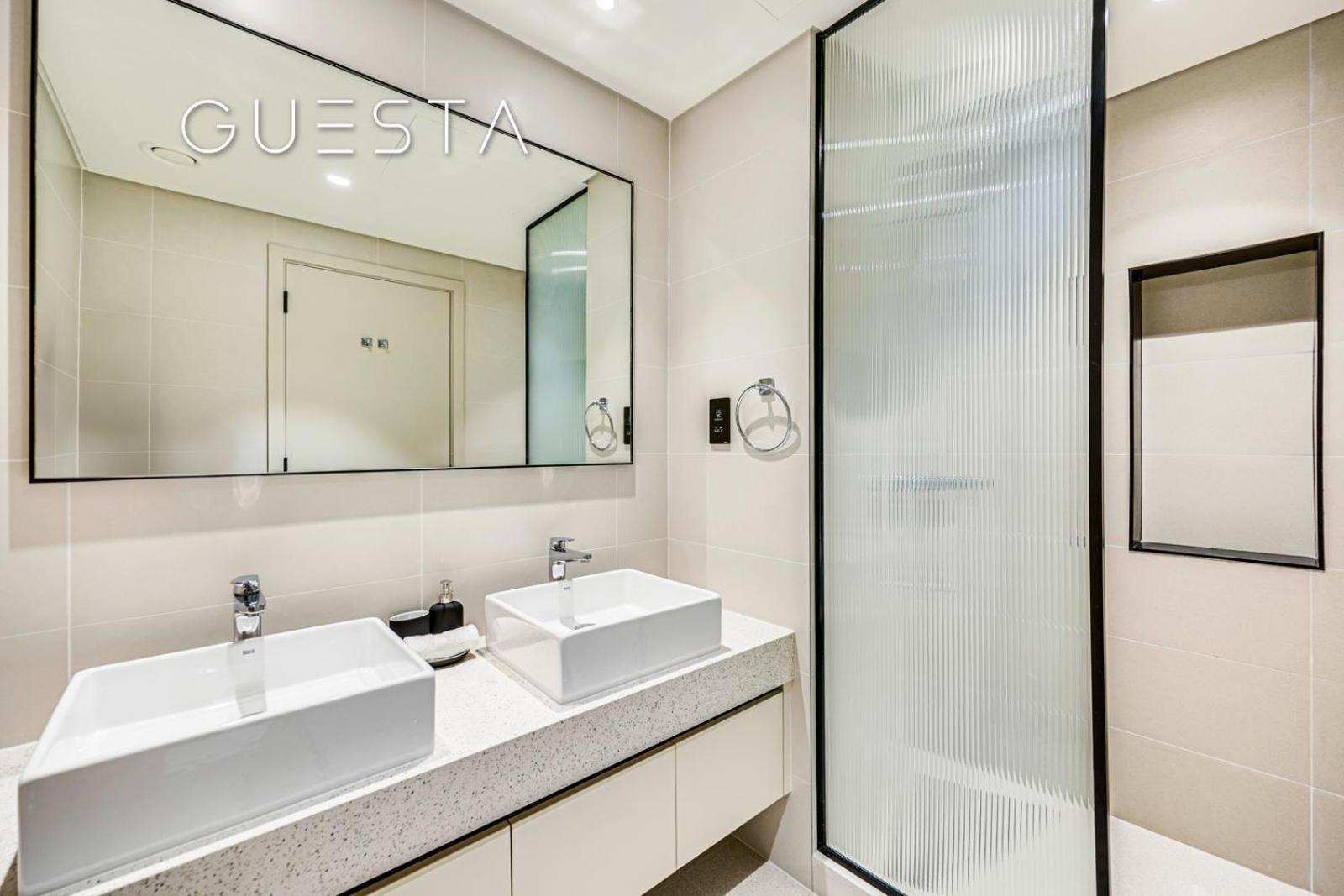 Emaar Beachfront - Marina Vista Tower, Marina * Dubai