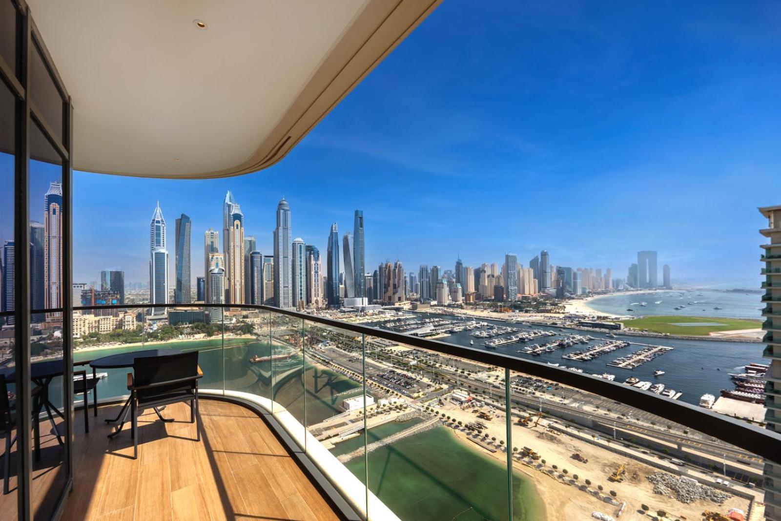 Emaar Beachfront - Marina Vista Tower, Marina Apartment Dubai
